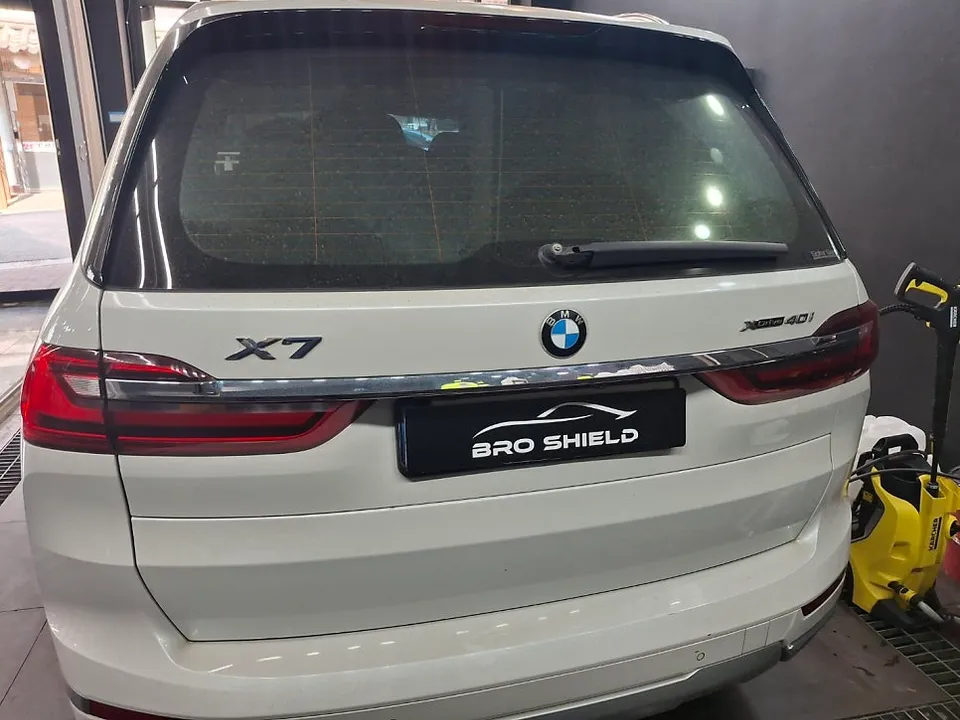 BMW X7のガラスコーティング事例|費用目安と仕上がり 施工写真 2-2