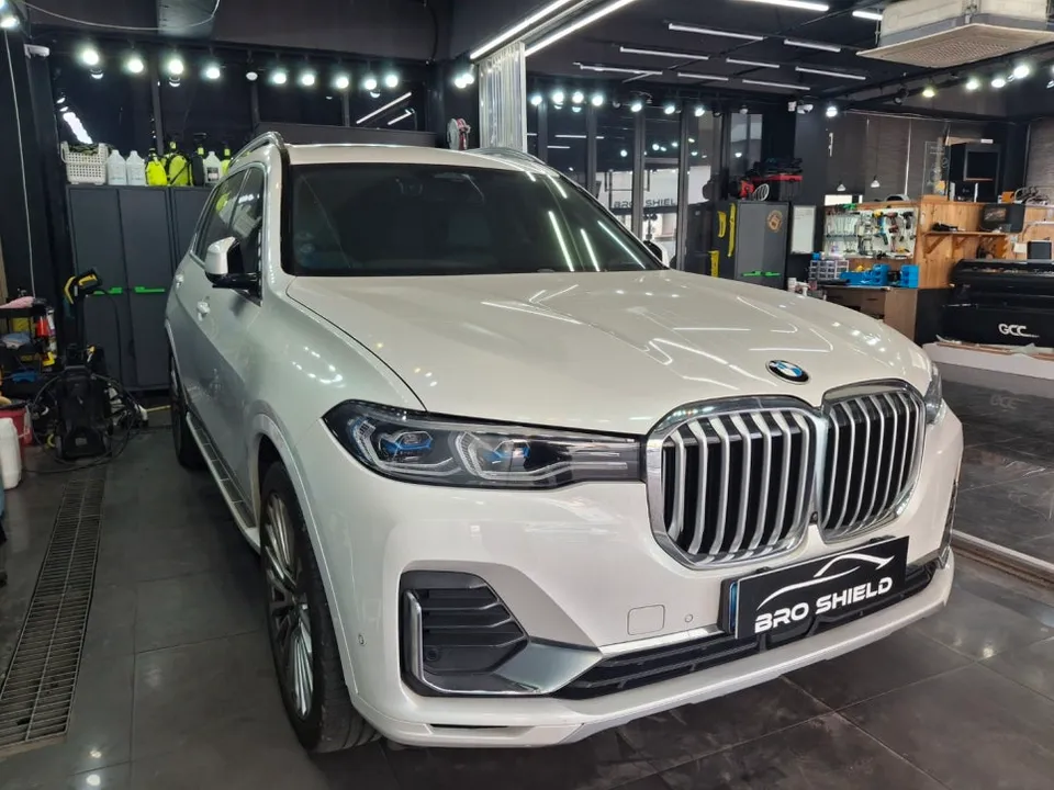 BMW X7のガラスコーティング事例|費用目安と仕上がり 施工写真 1-3