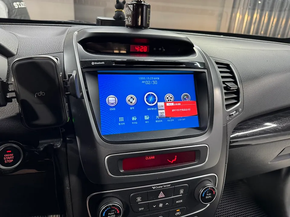 Kia Sorento RのAndroid Auto・CarPlay取付事例 施工写真 1-2