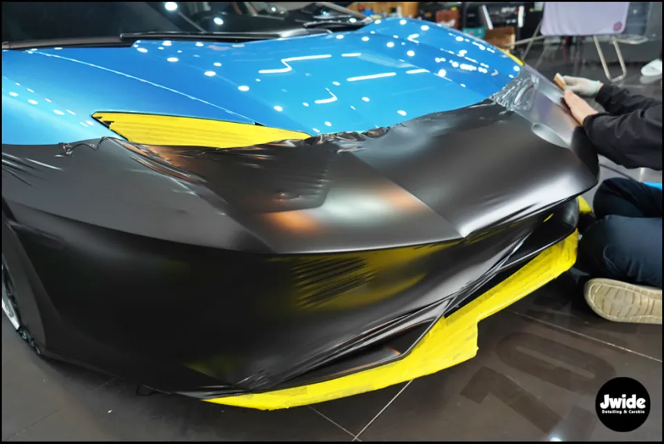 Lamborghini Aventadorのカーラッピング事例｜サテンブラック 施工写真 3-1
