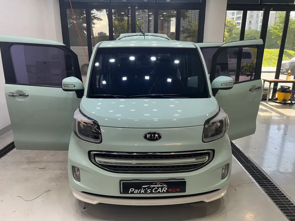 Kia Carnivalのホイールリペア・塗装事例 施工写真 4-2