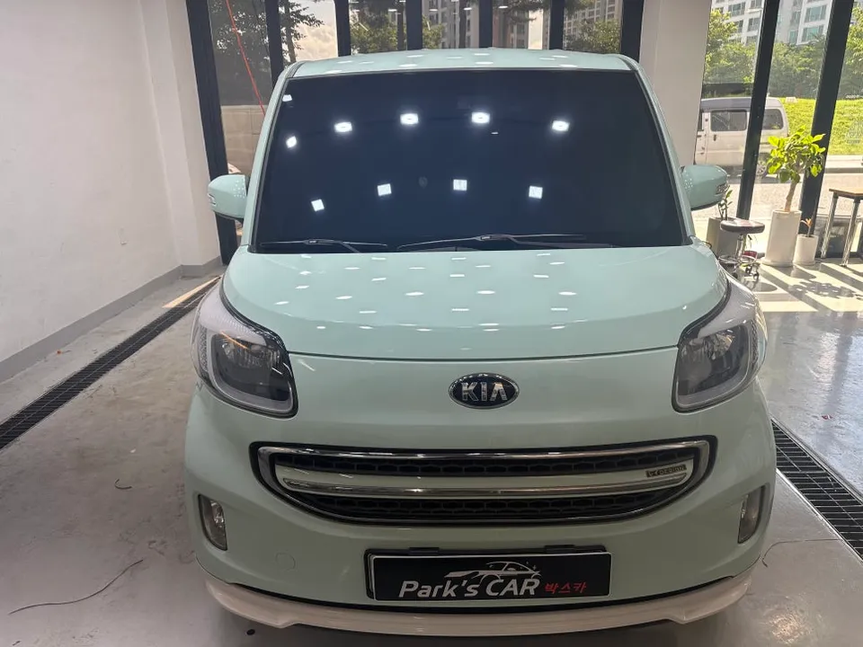 Kia Carnivalのホイールリペア・塗装事例 施工写真 1-3