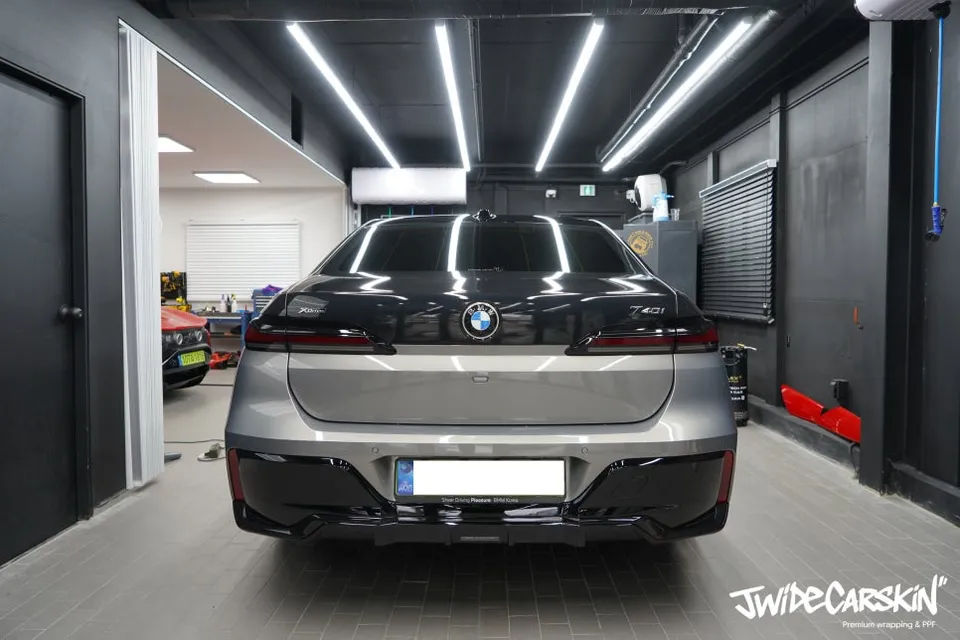 BMW 7 Series G70のPPF施工事例｜費用目安・仕上がり 施工写真 2-1