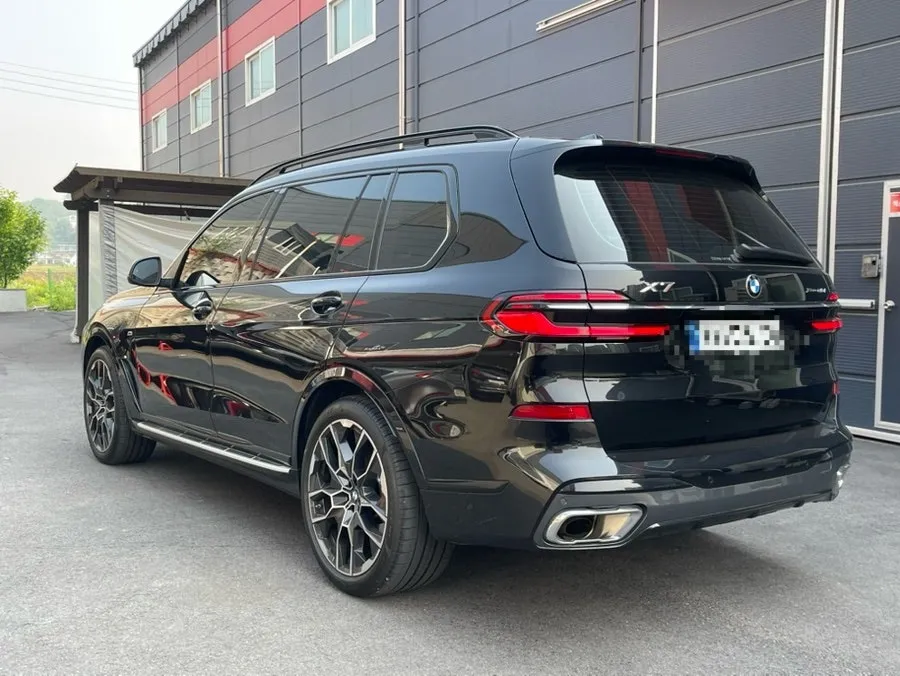 BMW X7 G07 wheel repair - BMW X7 G07 Wheel Repair Review: Gloss Black Refinish photo 3