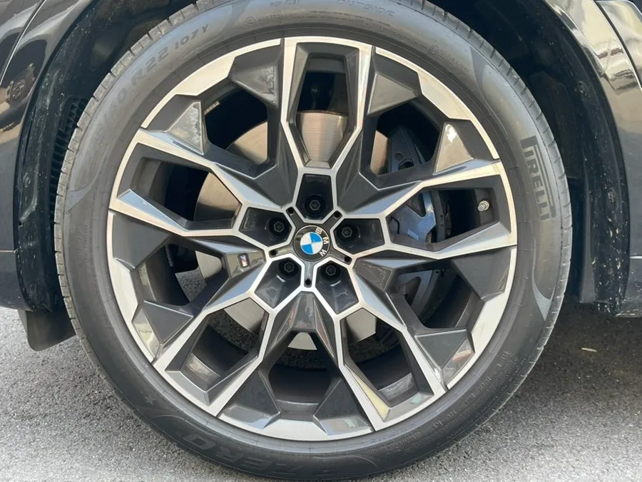 BMW X7 G07 wheel repair - BMW X7 G07 Wheel Repair Review: Gloss Black Refinish photo 4