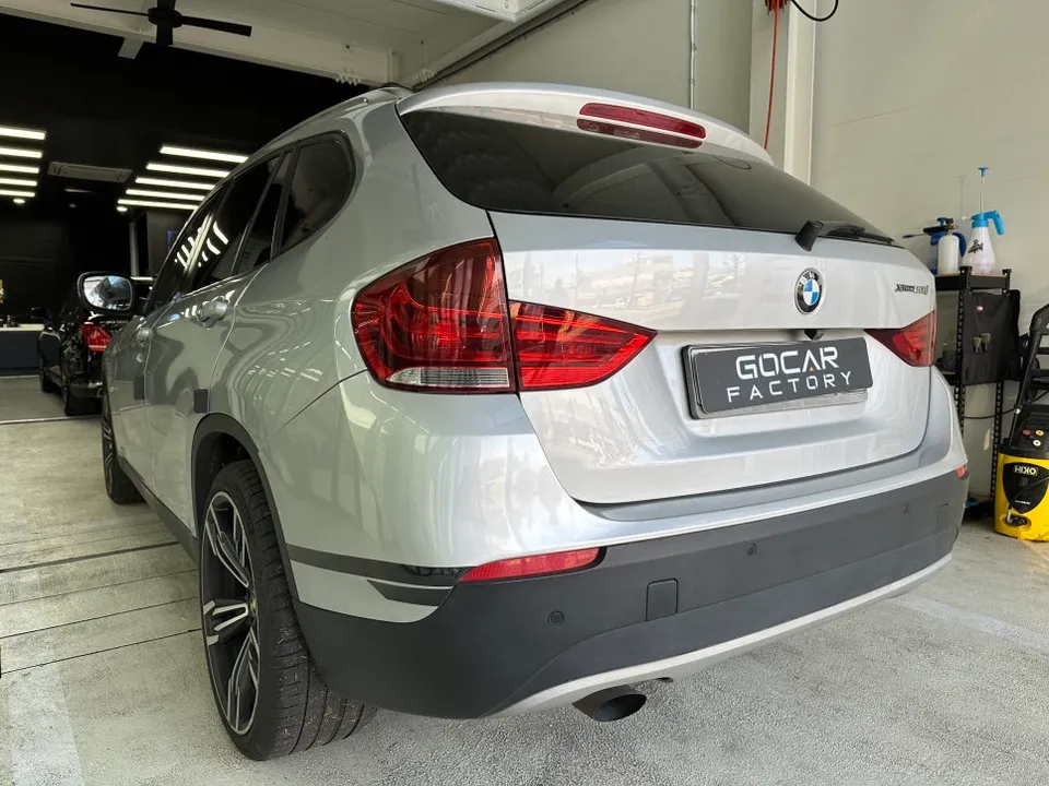 BMW X1のカーラッピング事例｜費用目安・仕上がり 施工写真 2-1