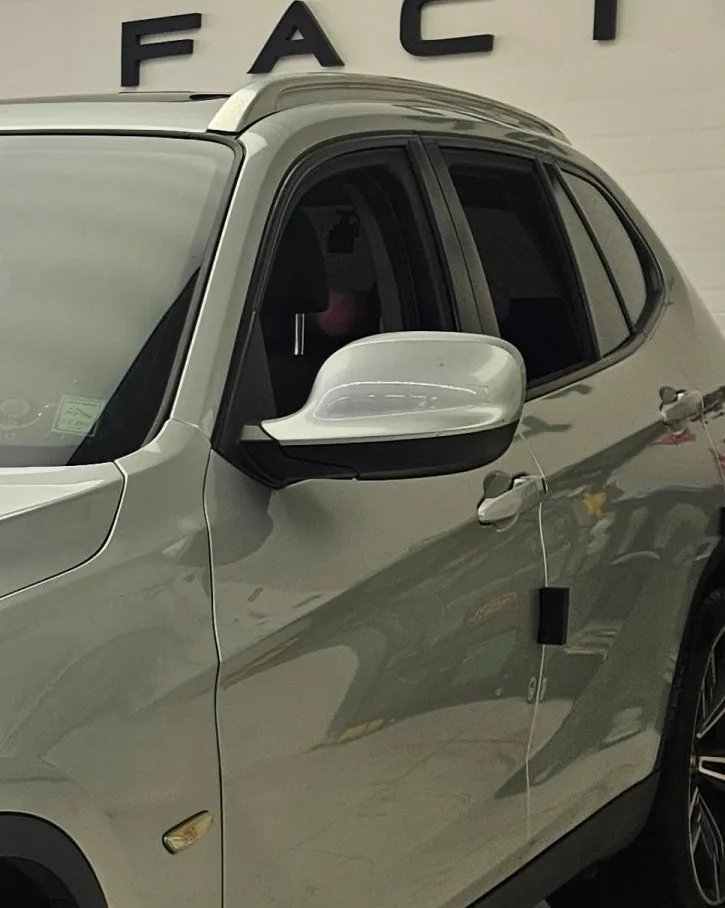 BMW X1のカーラッピング事例｜費用目安・仕上がり 施工写真 1-3