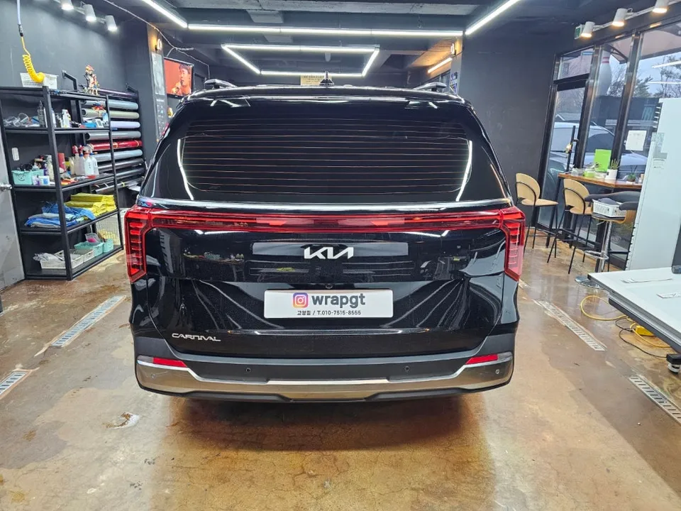 Kia Carnivalのカーフィルム施工事例|費用目安・仕上がり 施工写真 2-2