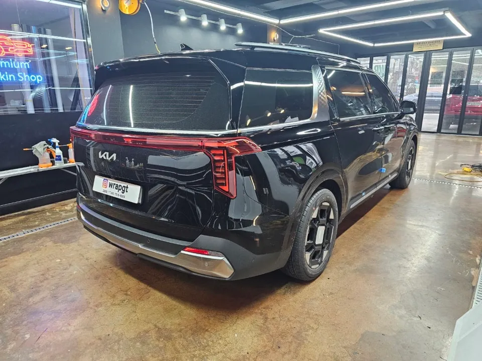 Kia Carnivalのカーフィルム施工事例|費用目安・仕上がり 施工写真 3-2