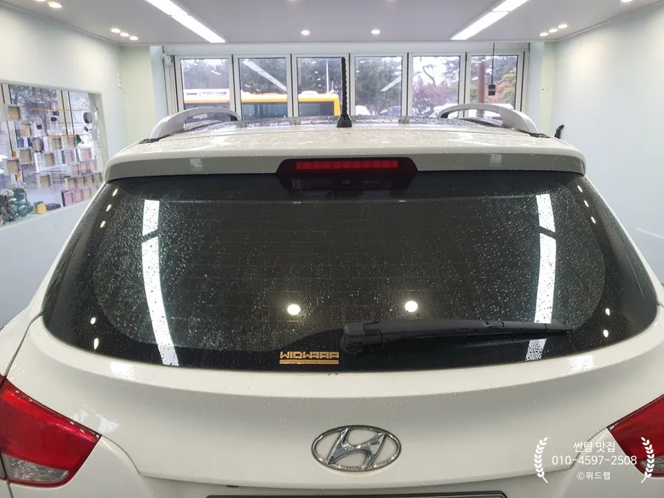 Hyundai Tucsonのカーフィルム施工事例|費用目安・仕上がり 施工写真 1-2