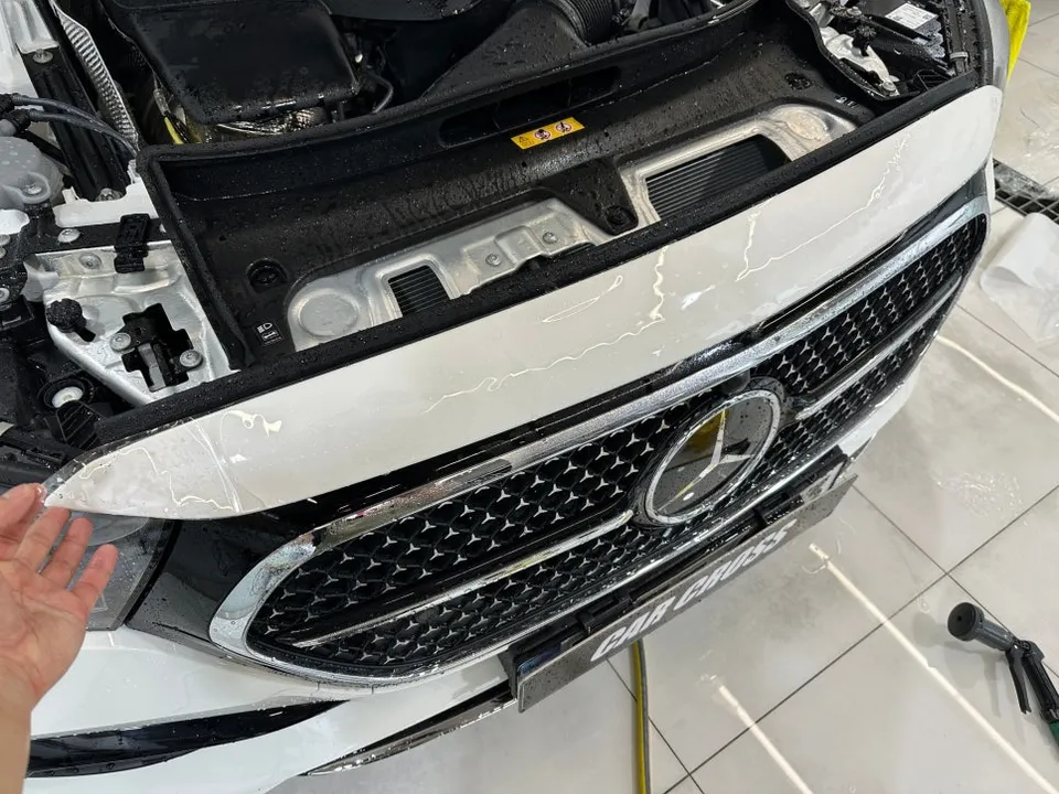 Mercedes-Benz EクラスのPPF施工事例|費用目安と仕上がり 施工写真 3-2