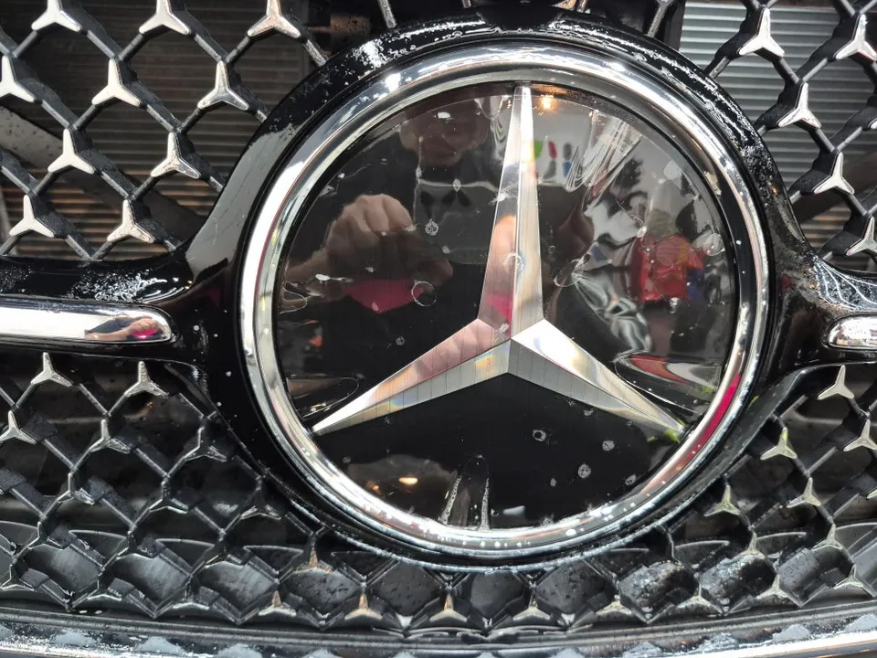 Mercedes-Benz EクラスのPPF施工事例|費用目安と仕上がり 施工写真 2-3
