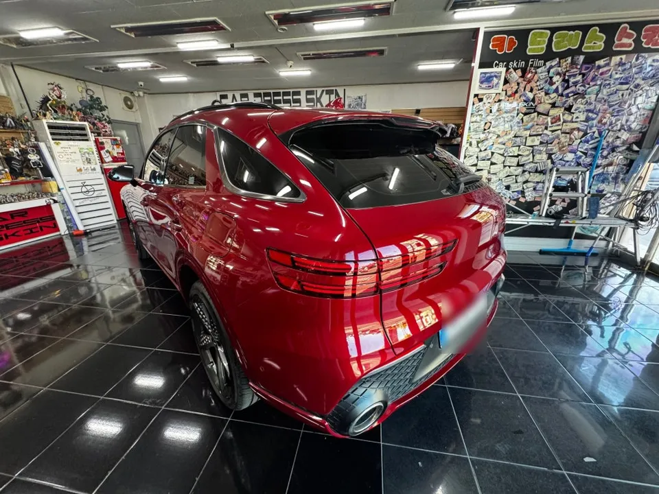 Genesis GV70のカーラッピング事例|ロイヤルパープルで高級感アップ 施工写真 1-3