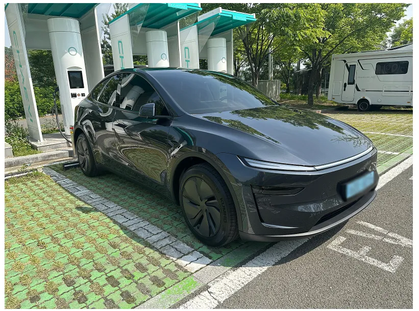 Tesla Model Yのカーフィルム施工事例|費用目安・仕上がり 施工写真 2-1