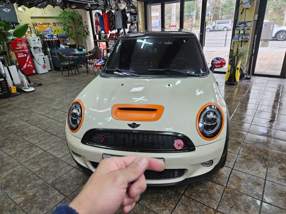 BMW MINI Cooper Ambient Lighting Review