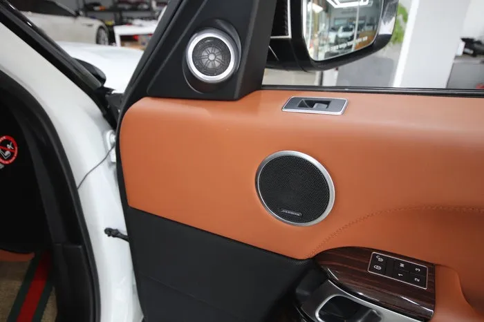 Land Rover Range Rover Vogue ambient lighting - Land Rover Range Rover Vogue Ambient Lighting Review photo 4