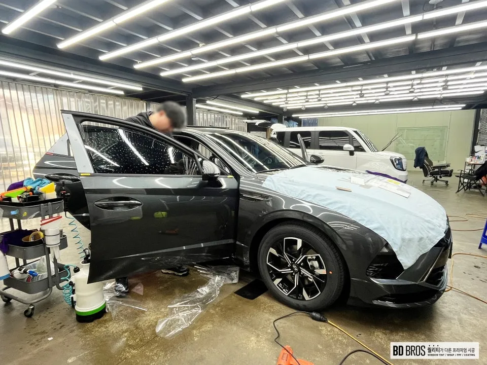 Hyundai Azeraのカーフィルム施工事例｜費用目安・仕上がり 施工写真 3-1