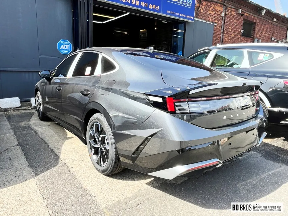 Hyundai Azeraのカーフィルム施工事例｜費用目安・仕上がり 施工写真 3-2