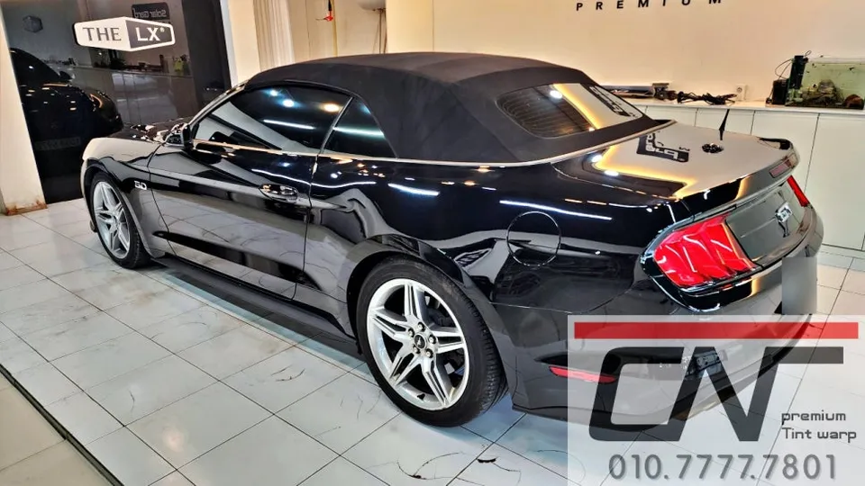 Ford Mustangのガラスコーティング事例 施工写真 4-1