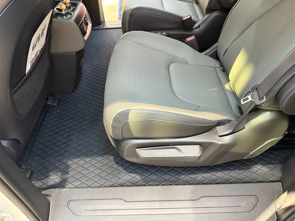 Kia Carnival other - Kia Carnival Car Service Review — Enhanced Interior photo 4
