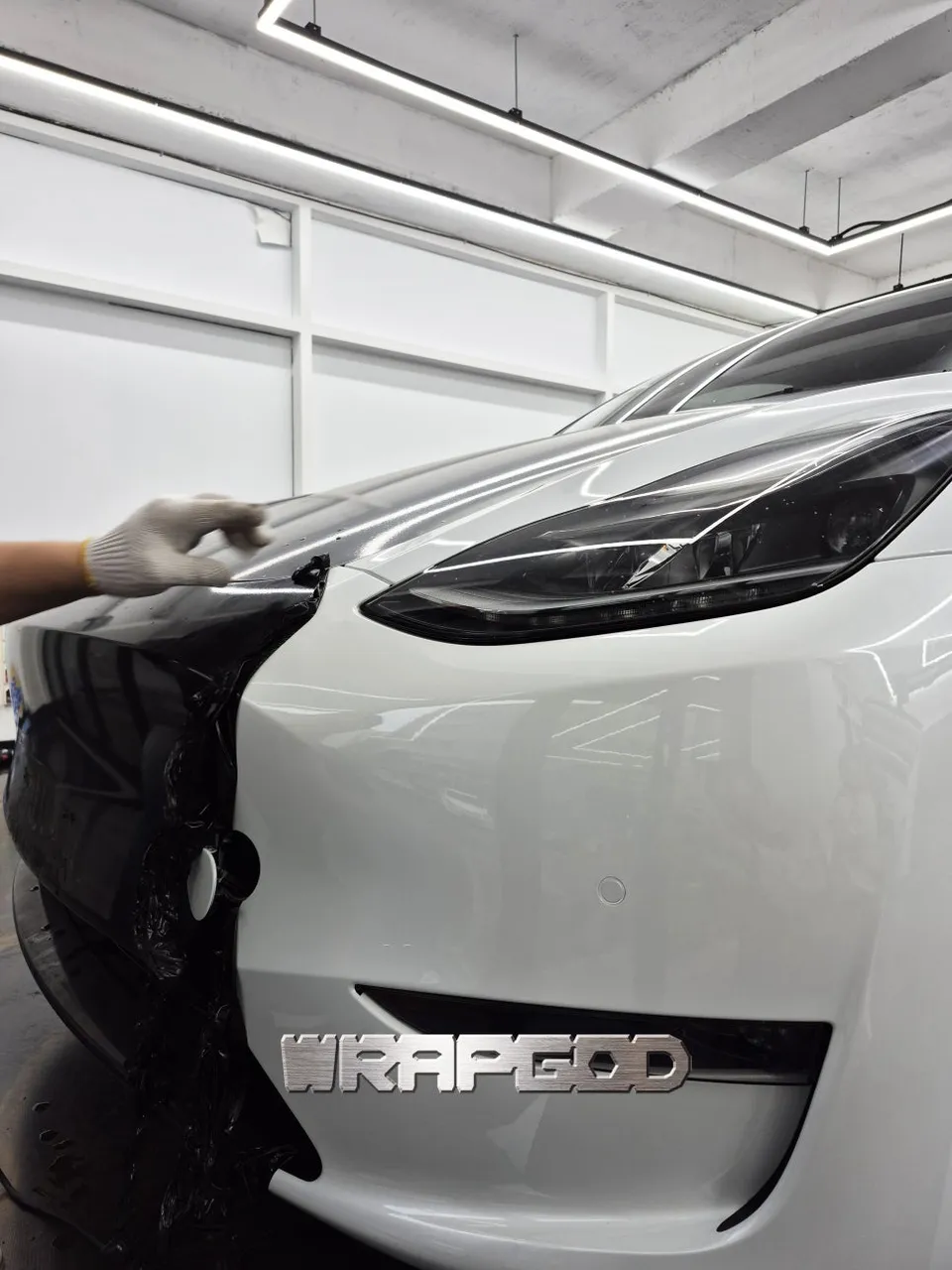 Tesla Teslaのカーラッピング事例|費用目安・仕上がり 施工写真 3-2