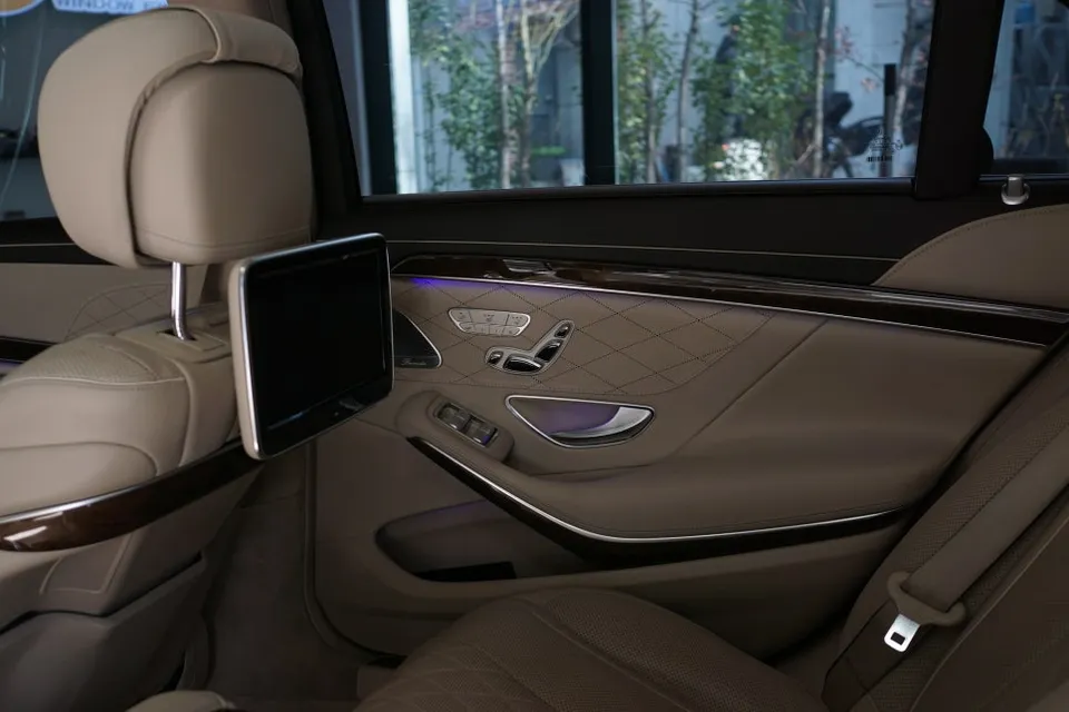 Mercedes-Benz S-Class W222 ambient lighting - Mercedes-Benz S-Class W222 Ambient Lighting Upgrade Review photo 4