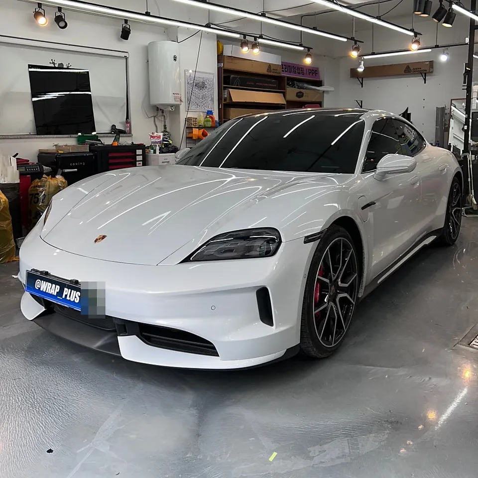 ポルシェ タイカン サテンブラックラッピング事例|費用目安 施工写真 1-1
