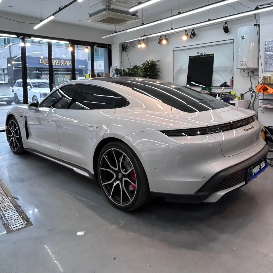 ポルシェ タイカン サテンブラックラッピング事例|費用目安 施工写真 3-1