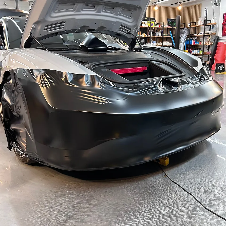 ポルシェ タイカン サテンブラックラッピング事例|費用目安 施工写真 3-2