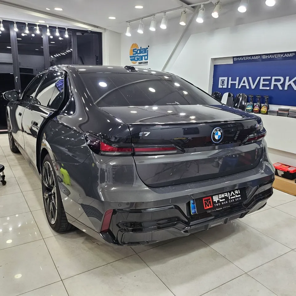 BMW i7のPPF施工事例|韓国での実例紹介 施工写真 2-2