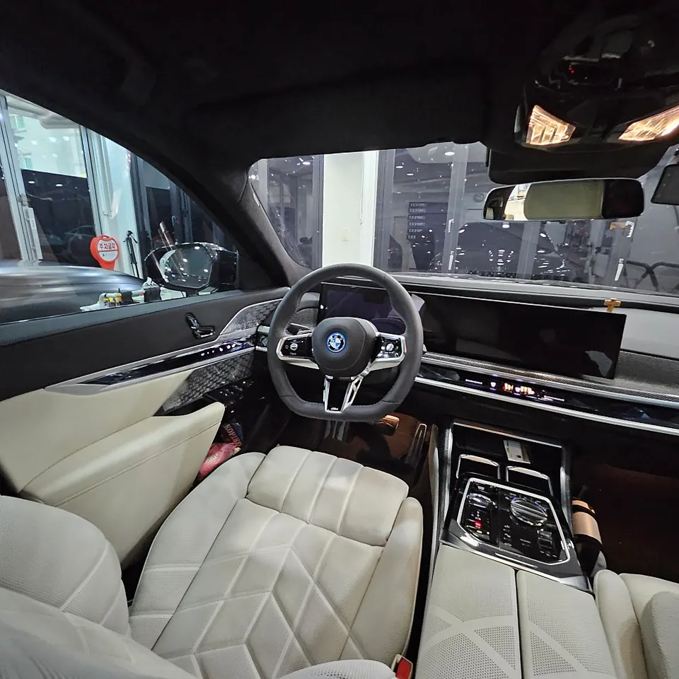 BMW i7のPPF施工事例|韓国での実例紹介 施工写真 2-3