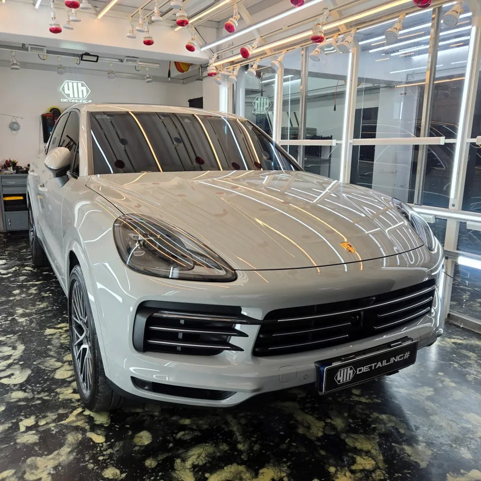Porsche CayenneのPPF施工事例|費用目安・仕上がり 施工写真 2-1
