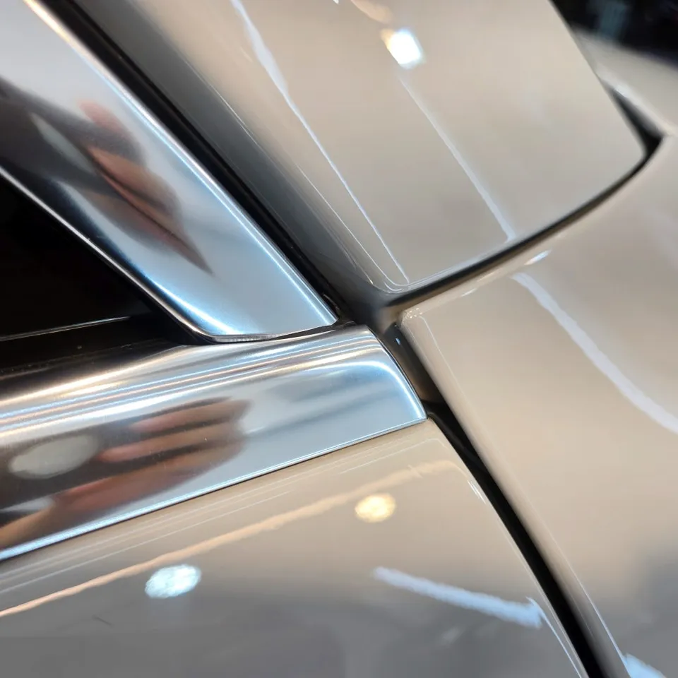 Porsche CayenneのPPF施工事例|費用目安・仕上がり 施工写真 2-3