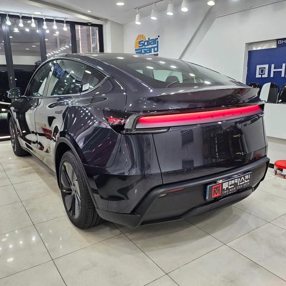 Tesla Model Yのカーフィルム施工事例|費用目安・仕上がり 施工写真 2-2