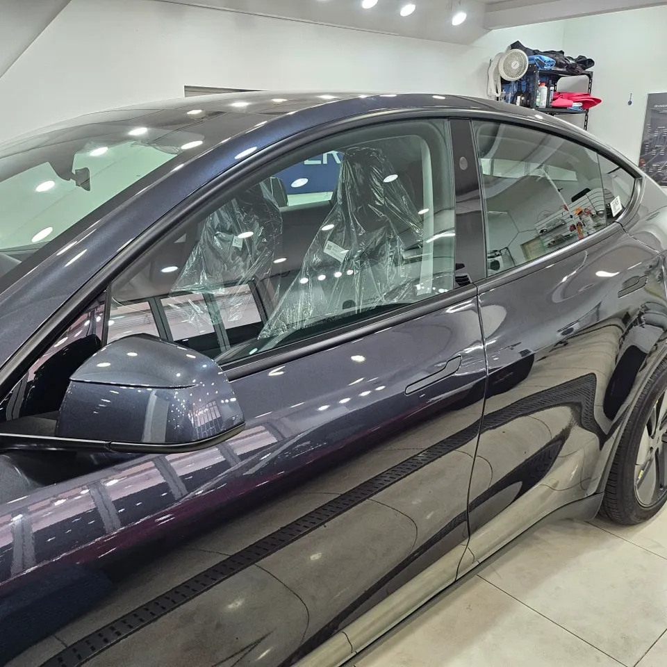 Tesla Model Yのカーフィルム施工事例|費用目安・仕上がり 施工写真 1-3