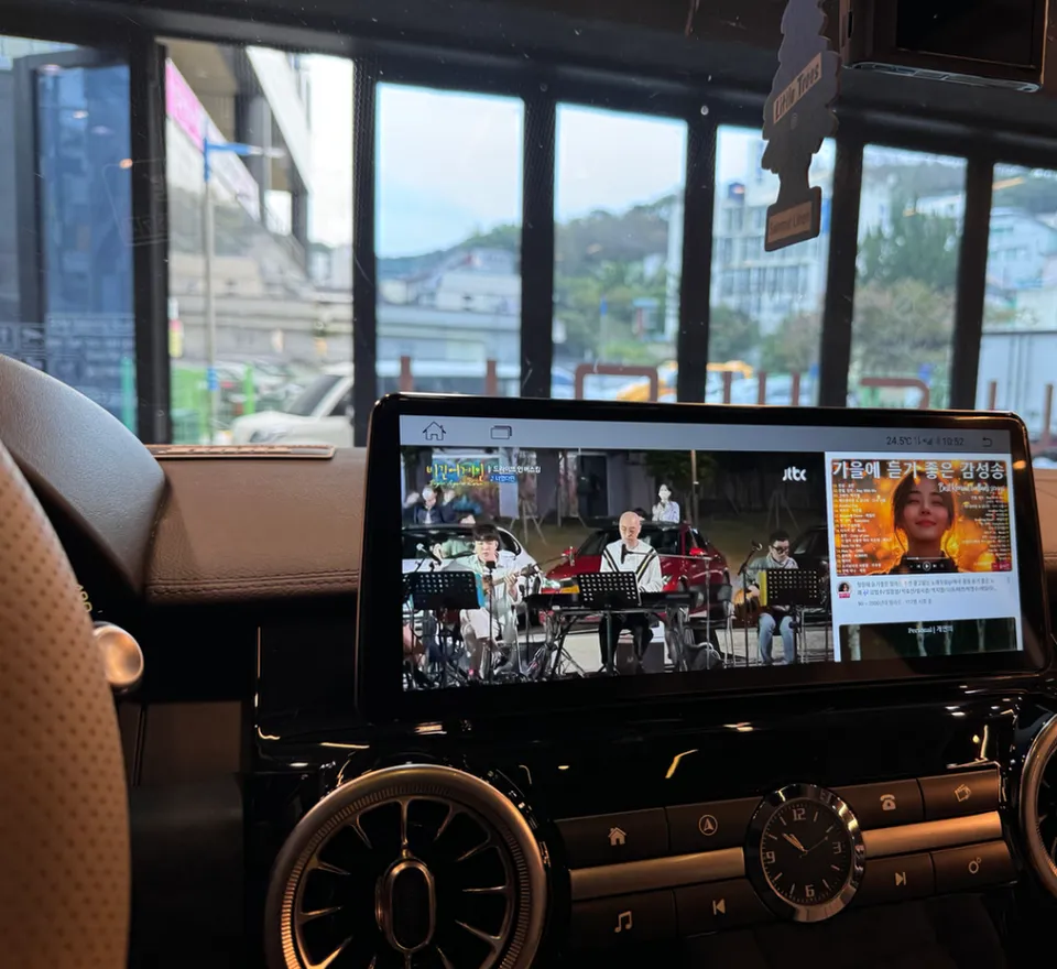 Land Rover Discovery 4のAndroid Auto・CarPlay取付事例 施工写真 5