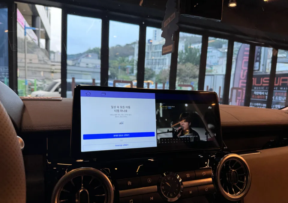 Land Rover Discovery 4のAndroid Auto・CarPlay取付事例 施工写真 6