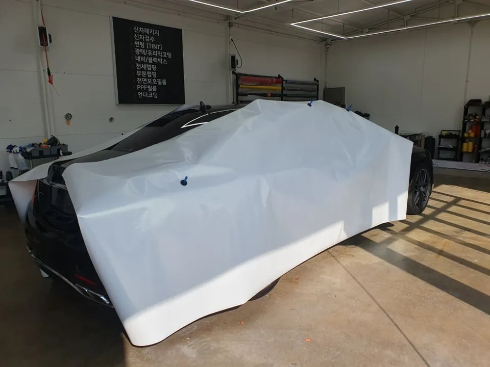 メルセデス・ベンツ S63 AMGのカーラッピング事例 施工写真 3-2
