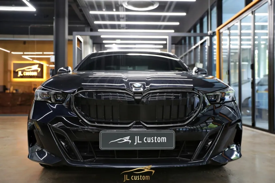 BMW 5 Series ambient lighting - BMW 5 Series Ambient Lighting Review — Cost & Results photo 4