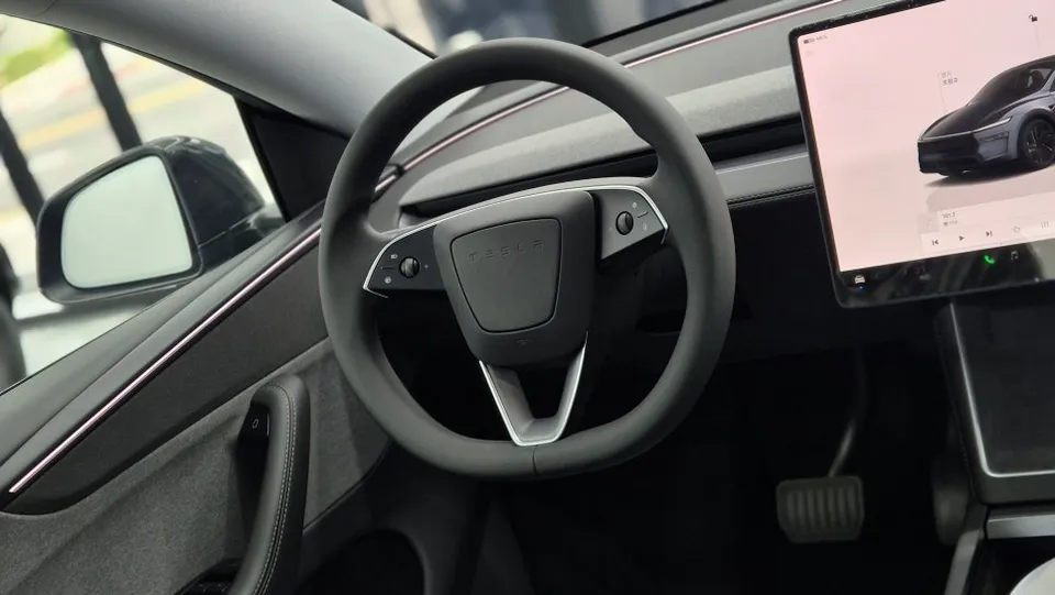 Tesla Model Y wheel repair - Tesla Model Y Rim Repair Review — Flawless Curb Rash Removal photo 4