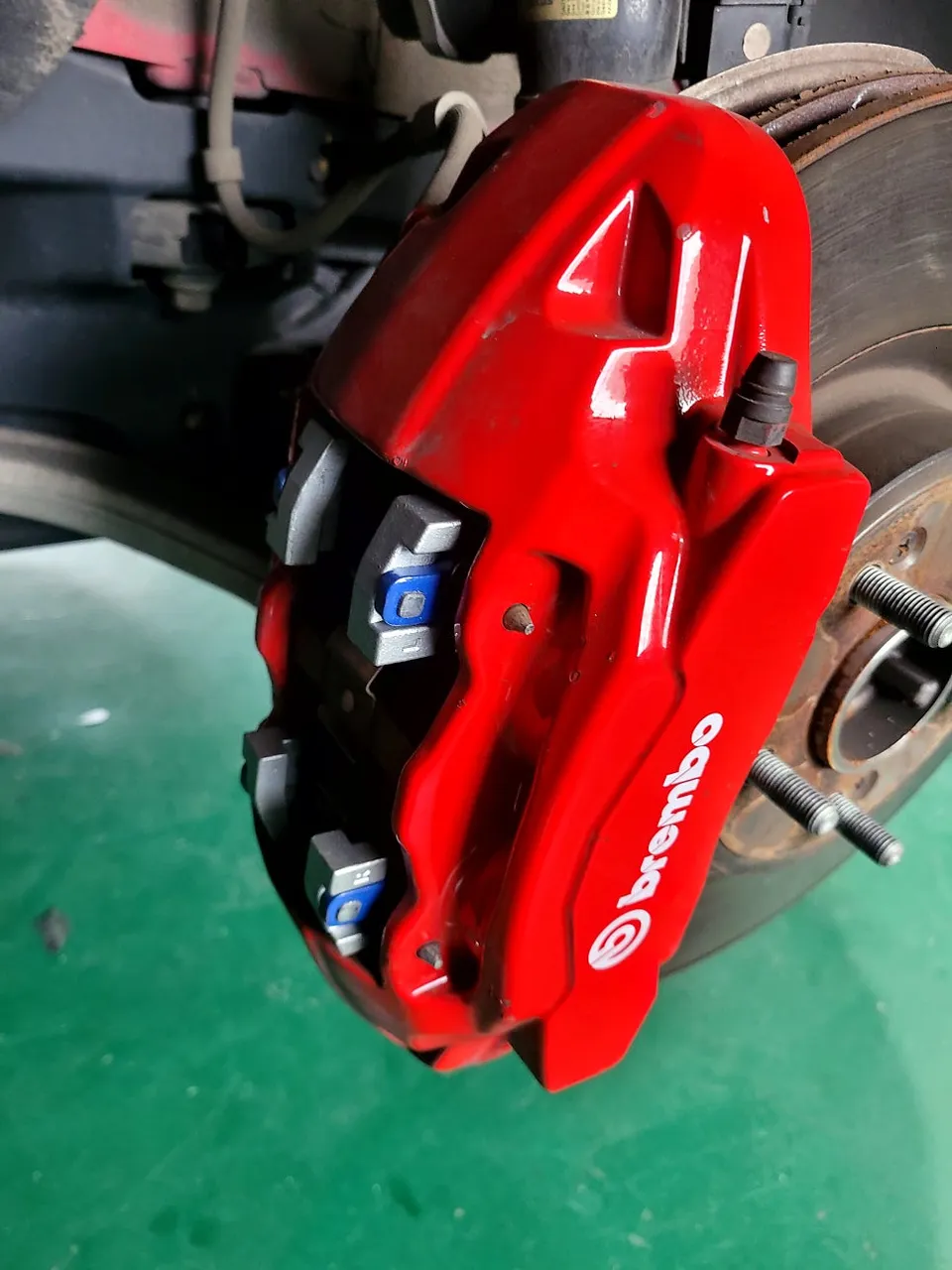 Kia Stinger Brembo Hardron ZR Racing Brake Pad Replacement Review photo 4