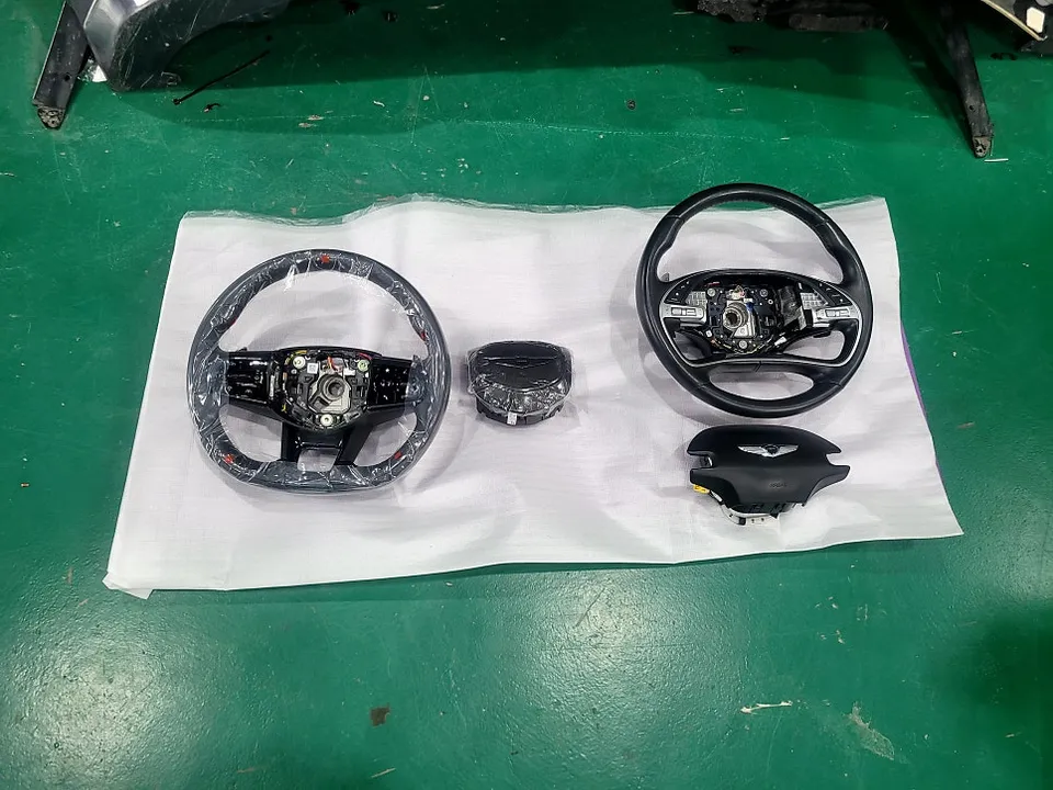 Genesis G80 RG3 steering wheel - Genesis G80 Steering Wheel Upgrade Review: Black Edition D-Cut photo 4