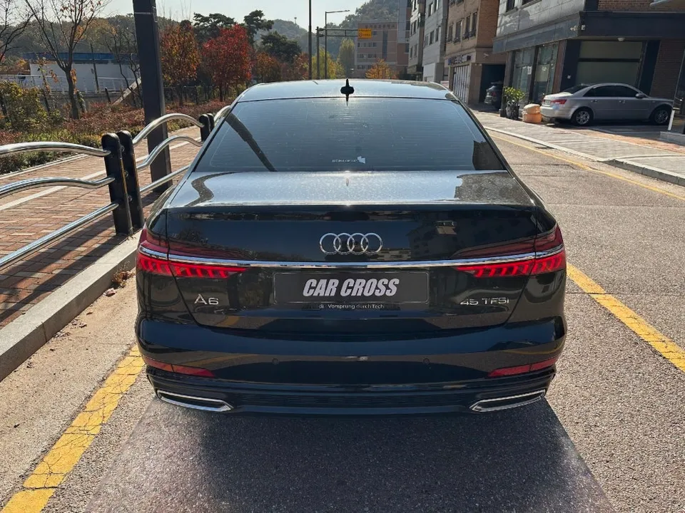 Audi A6のカーラッピング事例|クロームパーツのブラックアウト 施工写真 3-1