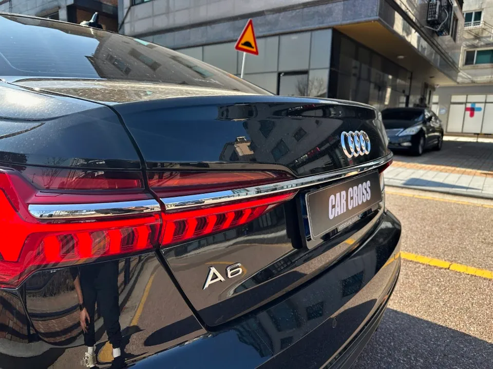 Audi A6のカーラッピング事例|クロームパーツのブラックアウト 施工写真 1-3