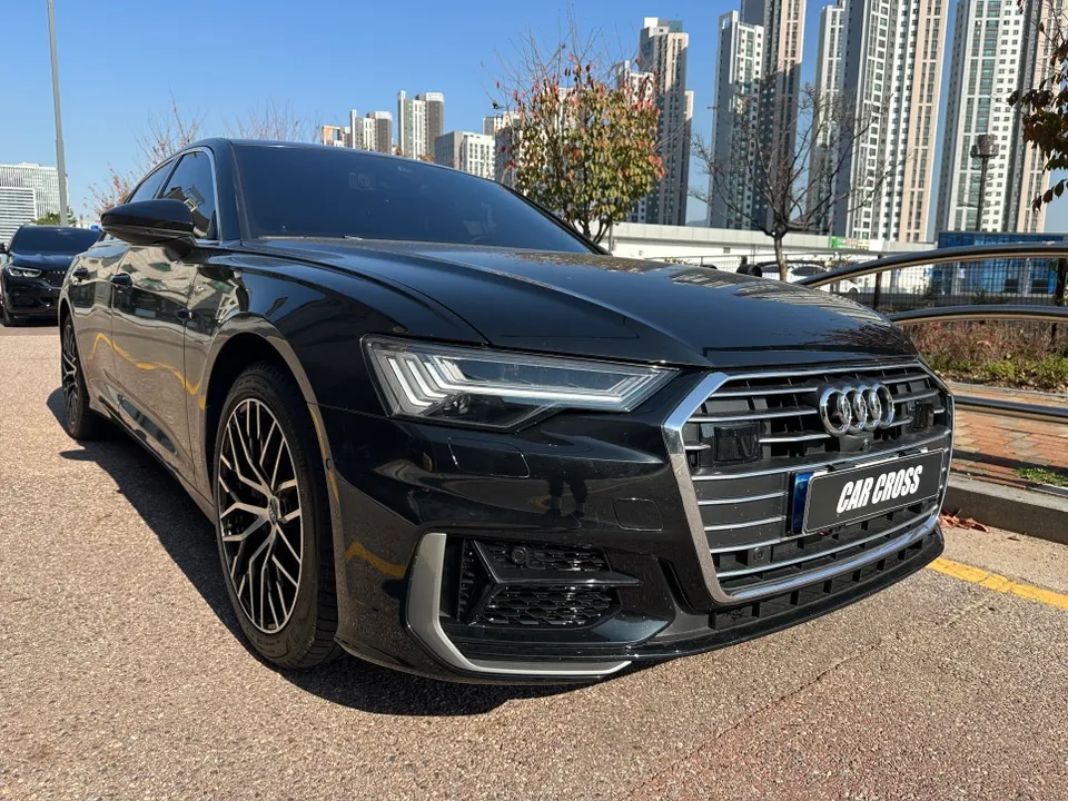 Audi A6のカーラッピング事例|クロームパーツのブラックアウト 施工写真 2-3