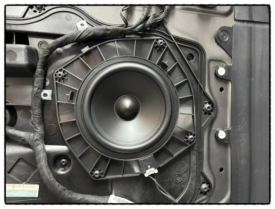 Land Rover Range Rover Sportのカーオーディオ施工事例 施工写真 2-2