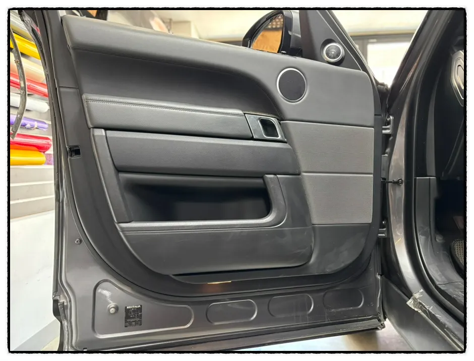 Land Rover Range Rover Sportのカーオーディオ施工事例 施工写真 3-2