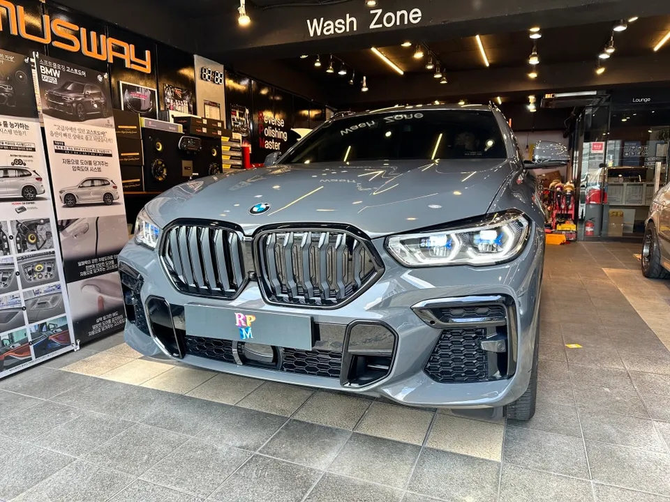BMW X6 car audio review