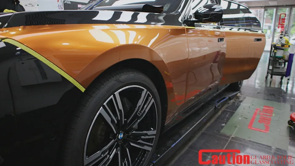 BMW i7のカーラッピング事例|費用目安・仕上がり 施工写真 2-3