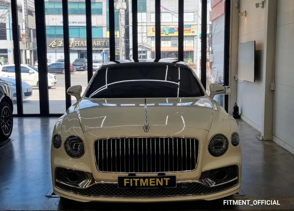 Bentley Flying SpurのAndroid Auto・CarPlay取付事例 施工写真 1-1